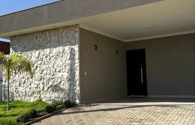 Imagem: A casa em condomínio possui 3 Dormitórios, 3 Banheiros, 2