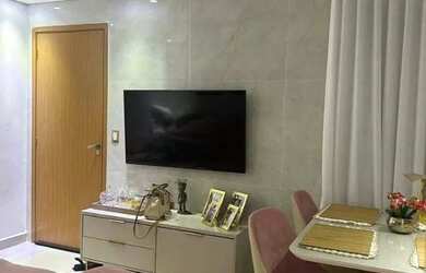 Imagem: O apartamento possui 2 Dormitórios, 1 Banheiro, 1 Vaga na garagem