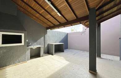 Imagem 13: Casa em Hípica. Churrasqueira, Varanda, Lareirae2 Vagas na garagem