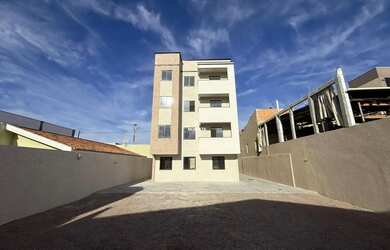 Imagem: O apartamento possui 3 Dormitórios, 1 Banheiro, 2 Vagas na