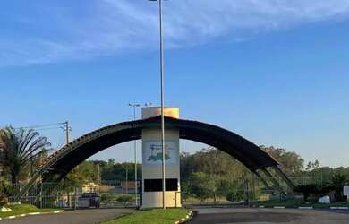 Imagem: O terreno possui 452m² de Área e está localizado em Águas