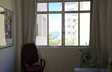 Imagem: O apartamento possui 1 Dormitório, Acomodam 3 pessoas e está