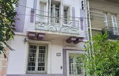 Imagem: A casa possui 2 Dormitórios, 2 Banheiros, 123m² de Área