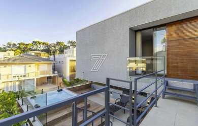 Imagem: A casa em condomínio possui 3 Dormitórios, 4 Banheiros, 2