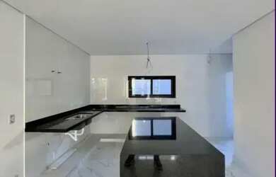 Imagem 4: Imóvel para aluguel e venda com 370 metros quadrados com 5 quartos