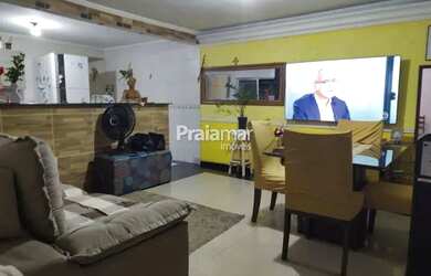 Imagem: A casa possui 3 Dormitórios, 2 Banheiros, 2 Vagas na garagem