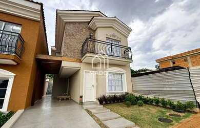 Imagem: A casa possui 3 Dormitórios, 3 Banheiros, 2 Vagas na garagem