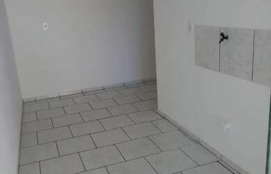 Imagem: A kitnet possui 1 Dormitório, 1 Banheiro, 1 Vaga na garagem