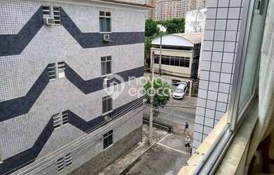 Imagem: O apartamento possui 2 Dormitórios, 2 Banheiros, 75m² de Área