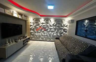 Imagem: A casa possui 3 Dormitórios, 3 Banheiros, 5 Vagas na garagem