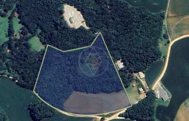 Imagem: O terreno possui 37.044m² de Área e está localizado em Campo