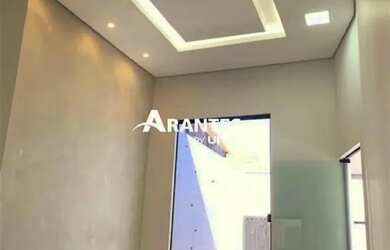 Imagem: A casa possui 3 Dormitórios, 2 Banheiros, 3 Vagas na garagem