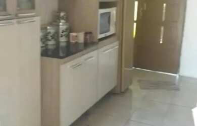 Imagem: A casa possui 2 Dormitórios, 1 Banheiro, 3 Vagas na garagem