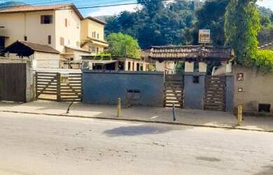 Imagem: O terreno possui 938m² de Área e está localizado em Corrêas