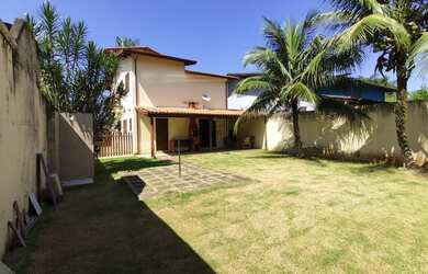 Imagem: A casa possui 3 Dormitórios, 1 Banheiro, 5 Vagas na garagem