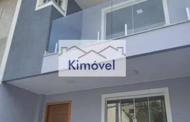 Imagem: A casa possui 3 Dormitórios, 2 Banheiros, 1 Vaga na garagem