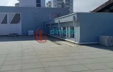 Imagem: A casa possui 3 Dormitórios, 4 Banheiros, 3 Vagas na garagem