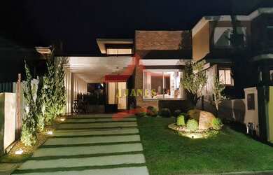 Imagem: A casa em condomínio possui 3 Dormitórios, 4 Banheiros, 2