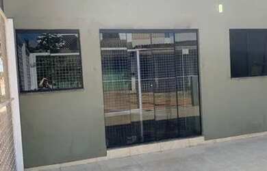 Imagem: A casa possui 2 Dormitórios, 1 Banheiro, 1 Vaga na garagem