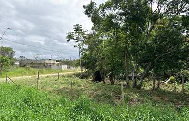 Imagem: O terreno possui 420m² de Área e está localizado em Guaratuba