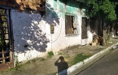 Imagem: A casa possui 5 Dormitórios, 5 Banheiros, 1 Vaga na garagem