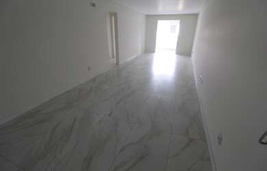 Imagem: O apartamento possui 3 Dormitórios, 1 Banheiro, 1 Vaga na garagem