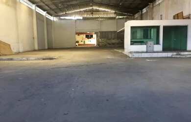 Imagem: O depósito possui 2000m² de Área e está localizado em Petrópolis