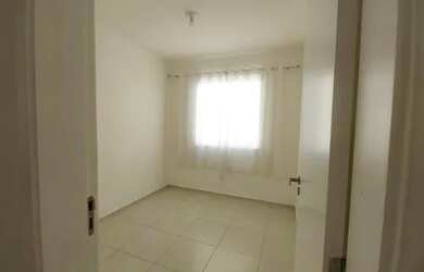 Imagem: O apartamento possui 2 Dormitórios, 1 Banheiro, 2 Vagas na