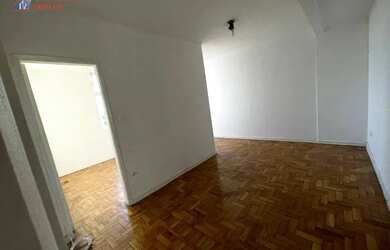 Imagem: A kitnet possui 1 Dormitório, 1 Banheiro, 32m² de Área e