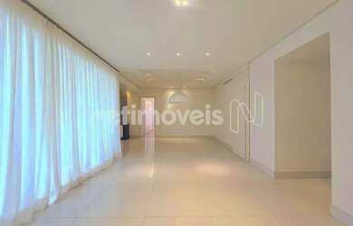 Imagem: O apartamento possui 4 Dormitórios, 4 Banheiros, 3 Vagas na