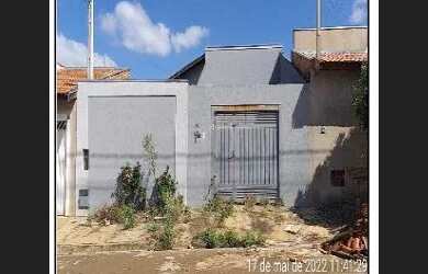 Imagem: A casa possui 2 Dormitórios, 1 Banheiro, 200m² de Área e