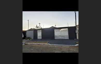 Imagem: A casa possui 2 Dormitórios, 1 Banheiro, 5 Vagas na garagem