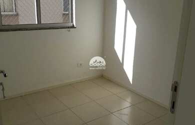 Imagem: O apartamento possui 3 Dormitórios, 1 Banheiro, 1 Vaga na garagem