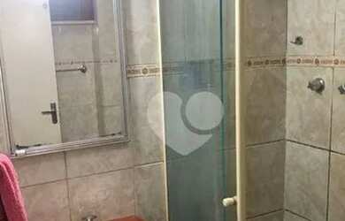 Imagem: O apartamento possui 3 Dormitórios, 1 Banheiro, 1 Vaga na garagem