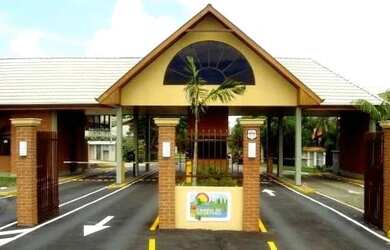 Imagem: A casa em condomínio possui 3 Dormitórios, 5 Banheiros, 238m²