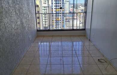 Imagem: O apartamento possui 3 Dormitórios, 1 Banheiro, 1 Vaga na garagem