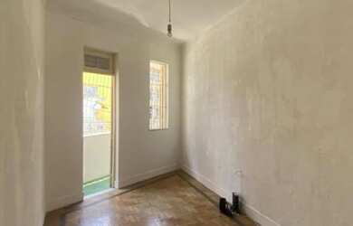 Imagem: O apartamento possui 2 Dormitórios, 1 Banheiro e 73m² de Área