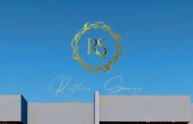 Imagem: A casa possui 3 Dormitórios, 2 Banheiros, 1 Vaga na garagem