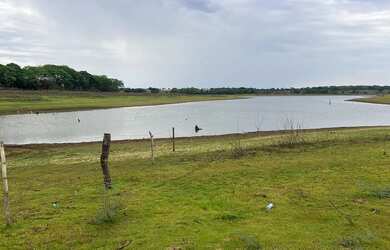 Imagem: O terreno possui 1.400m² de Área e está localizado em Fernandópolis