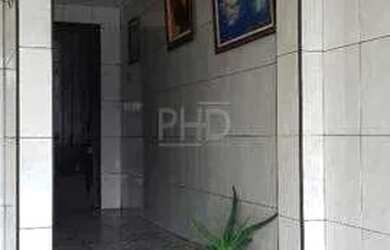 Imagem: A casa possui 3 Dormitórios, 3 Banheiros, 2 Vagas na garagem