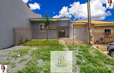 Imagem: A casa possui 2 Dormitórios, 1 Banheiro, 1 Vaga na garagem