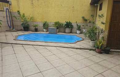 Imagem 3: D13-Paraiso,SG-Casa ampla 3qtsc/1ste,gar,2coz,quintal c/qto,piscina,churrasqueira,Ac.Finan
