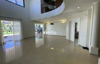 Imagem 14: Casa residencial com 4 suítes, Bairro Morada da Colina - Uberlândia