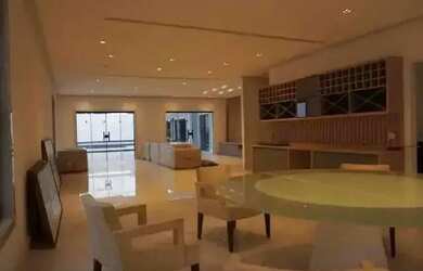 Imagem 6: Imóvel para aluguel e venda possui 700 metros quadrados com 5 quartos