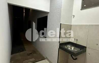 Imagem 3: Casa residencial disponível para venda no bairro Jardim Brasília em...