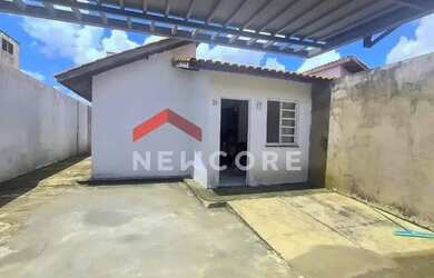 Imagem: A casa à venda possui 2 Dormitórios, 1 Banheiro, 2 Vagas na