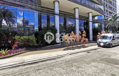 Imagem: O depósito possui 3 Vagas na garagem, 75m² de Área e está