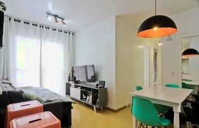 Imagem: O apartamento possui 2 Dormitórios, 1 Banheiro, 2 Vagas na