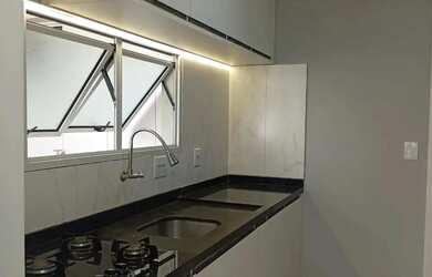 Imagem: A casa em condomínio possui 3 Dormitórios, 2 Banheiros, 52m²