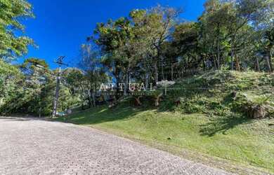 Imagem: O terreno possui 1716m² de Área e está localizado em Canela